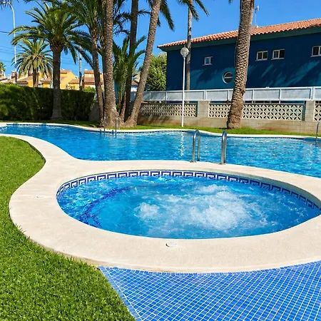 Apartman Luz De Luna Moderno En Con Terraza Y Piscina By Family Homes *